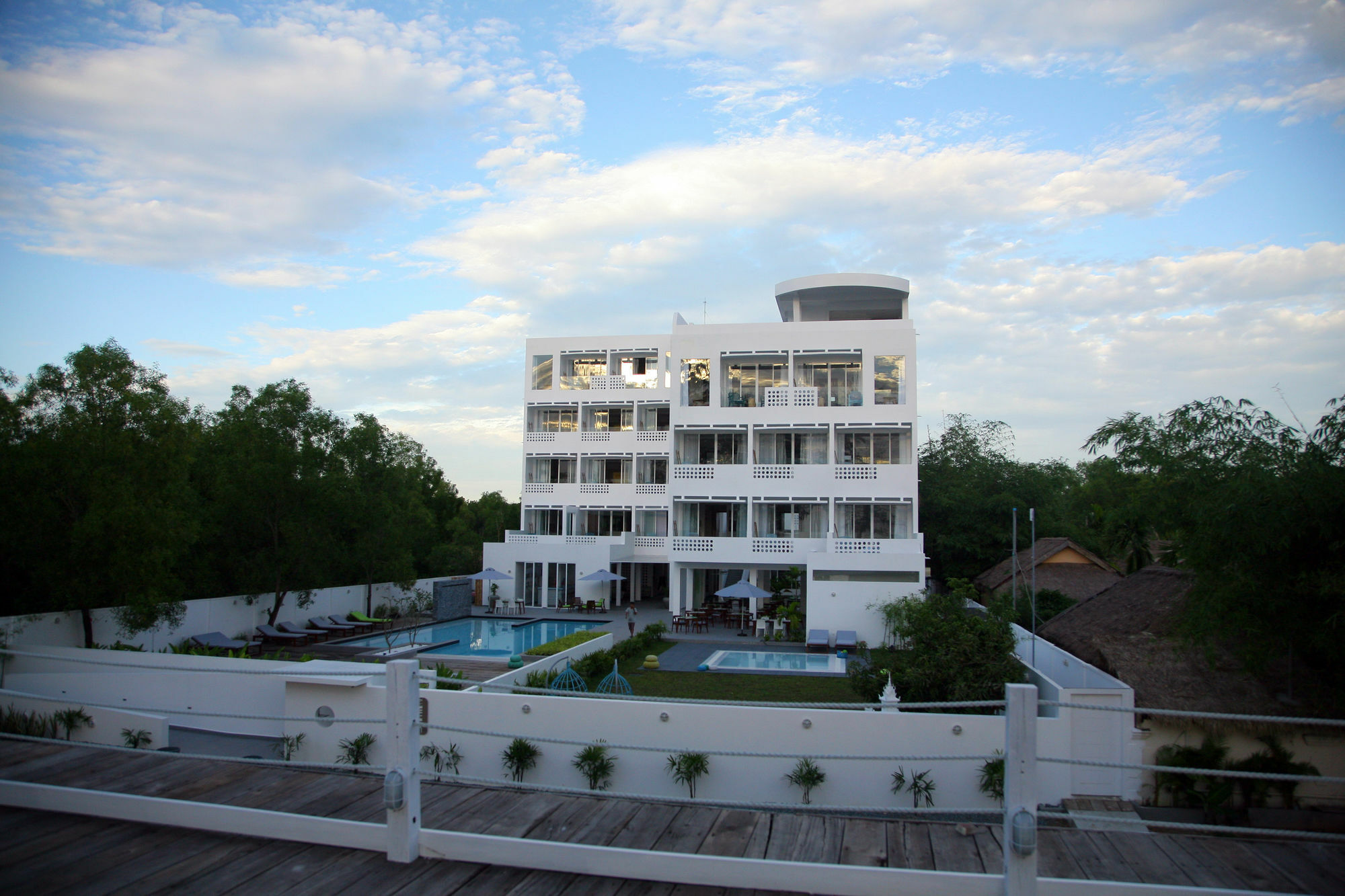 Naia Resort Сиханоуквил Екстериор снимка