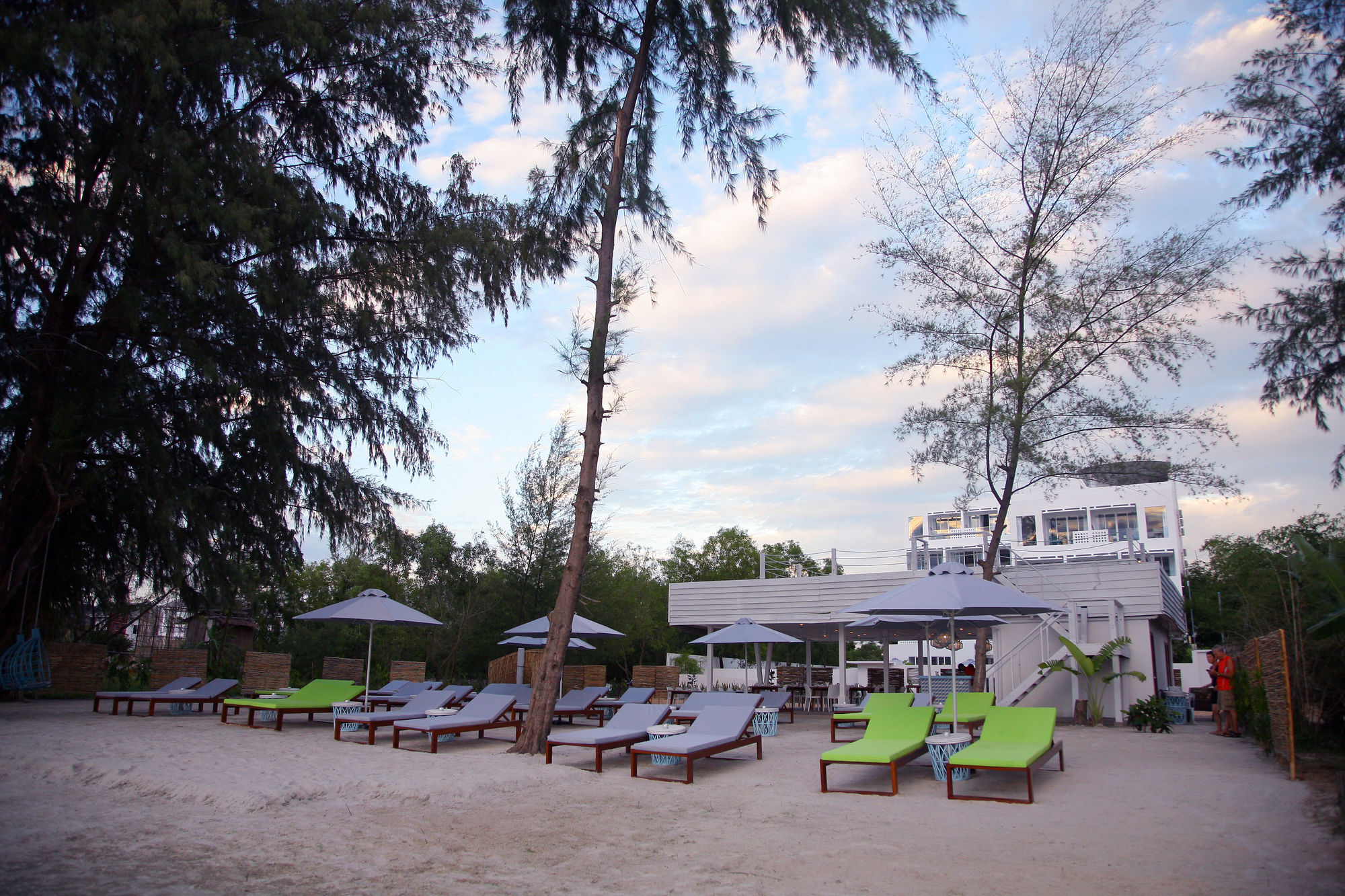 Naia Resort Сиханоуквил Екстериор снимка